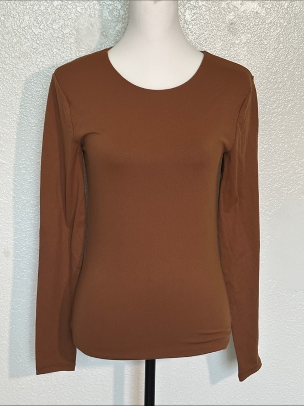 nuuds Long-Sleeve Crewneck Top in Warm Brown